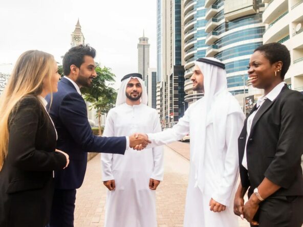 Real-estate-investor-from-uk-having-meeting-with-real-estae-agents-in-dubai