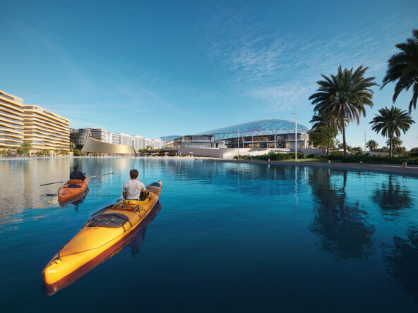 Azizi_Venice_Dubai_Park_Afternoon_boat