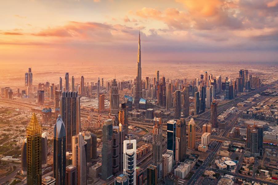 Dubai-sky-line-showing-burj-khalifa